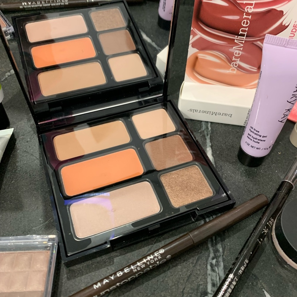 Cosmetics Bundle - Picture 4 of 12
